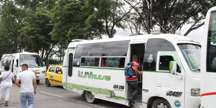  Villavicencio: Terminó el paro de los transportad...