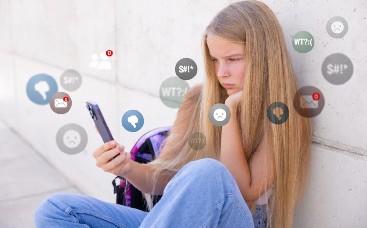  Social media use linked to rising teen mental heal...