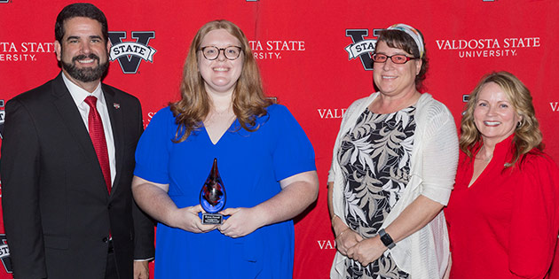  Kenna Fussell earns Outstanding Business Student A...