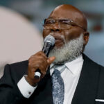 Bishop T.D. Jakes Recovering From ‘Health Incident’ During Sunday Sermon