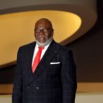 T.D. Jakes of Potter’s House experiences ‘slight health incident’ during Sunday sermon