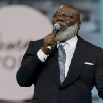 Texas Bishop T.D. Jakes responds to health scare during Sunday sermon