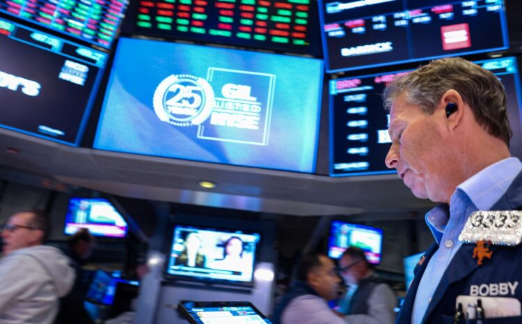  Wall St futures kick off week higher after governm...