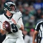 With questions at quarterback, Eagles bring back a familiar face