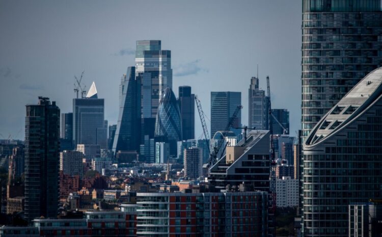  UK Business Confidence Sinks to Lowest Since Truss...