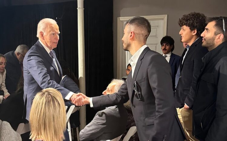  Badawi family meets Biden as he attends prayer ser...