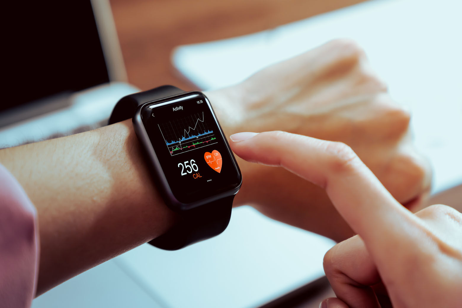 Gifting a smart watch to monitor heart health? Cardiologist weighs in